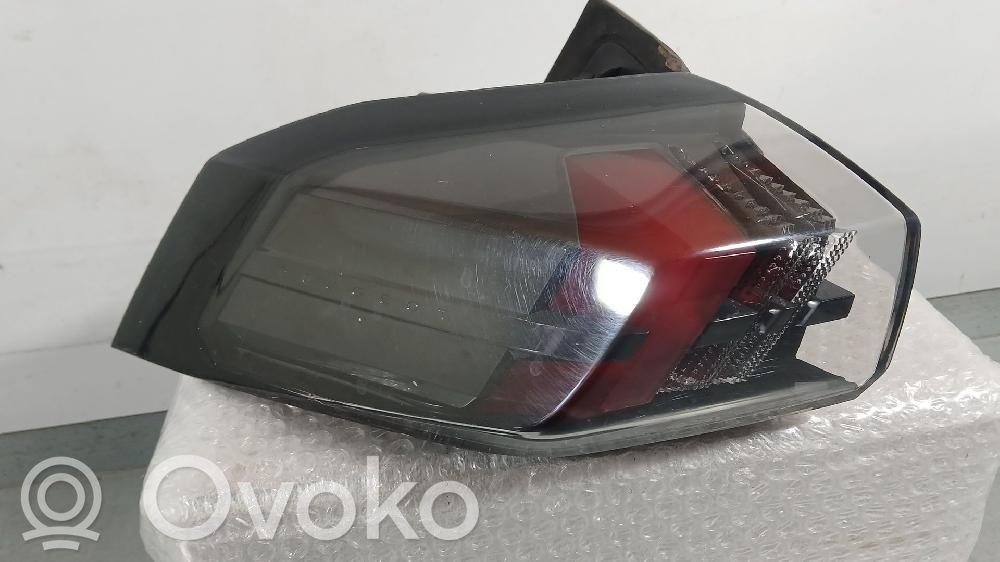 Peugeot 2008 II Lampă spate în capacul portbagajului 