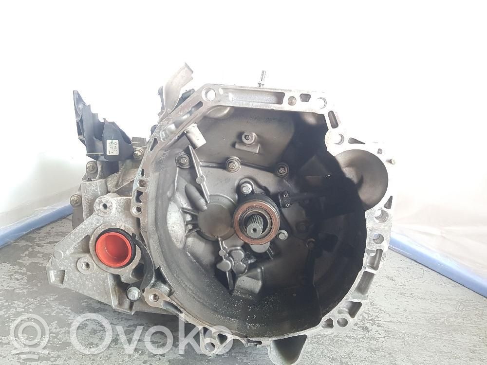 Nissan Micra K14 Cutie viteze manuală cu 5 trepte 