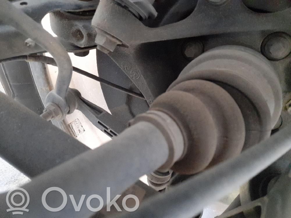 Takavetoakseli   33207605485