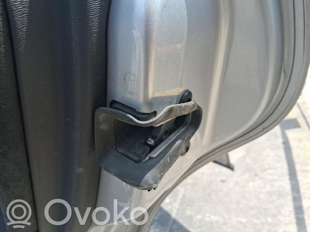 Cerradura de puerta trasera   8D0839016A