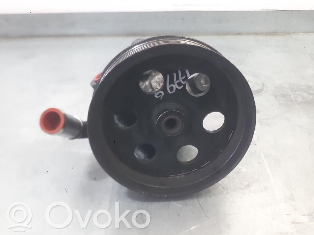 Ohjaustehostimen pumppu   04782523AF