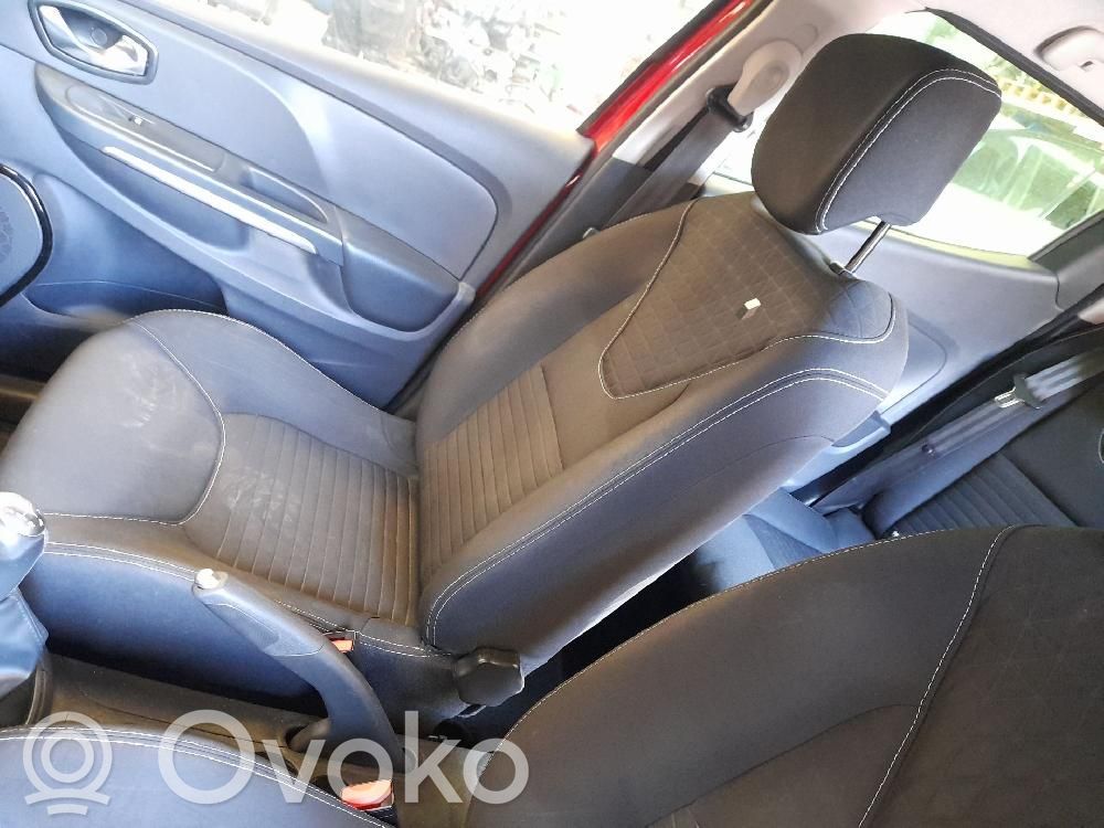 Asiento delantero del pasajero