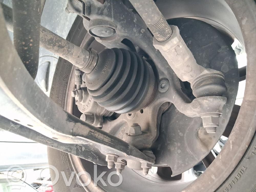 Volkswagen Golf VII Fuso a snodo con mozzo ruota anteriore 