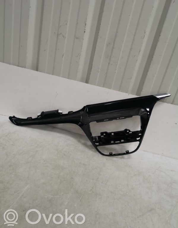 Peugeot 2008 I Radio/GPS head unit trim 