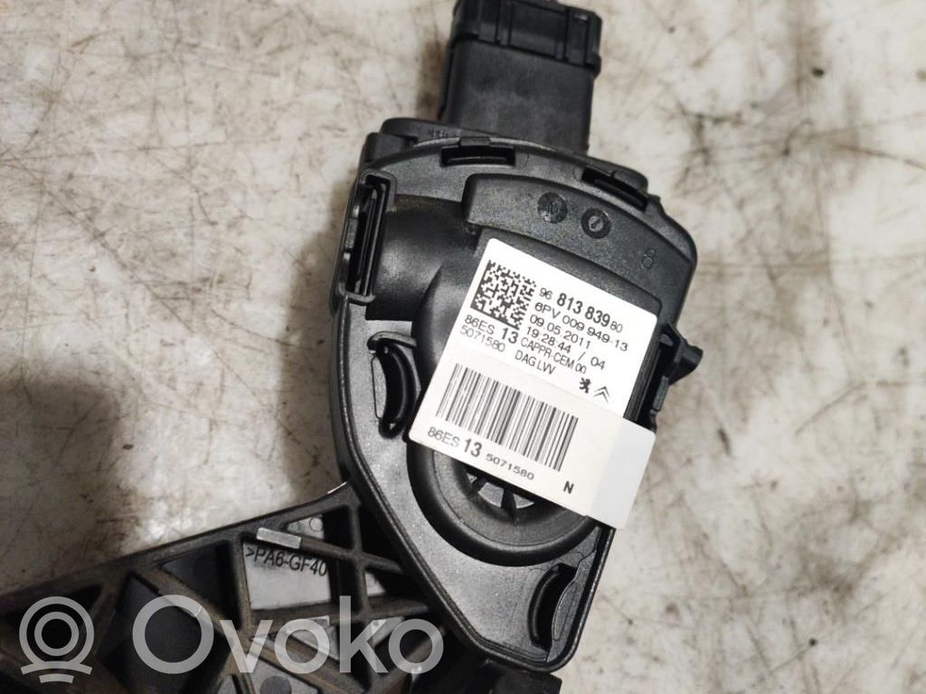 Akceleratoriaus pedalas   00001601AC
