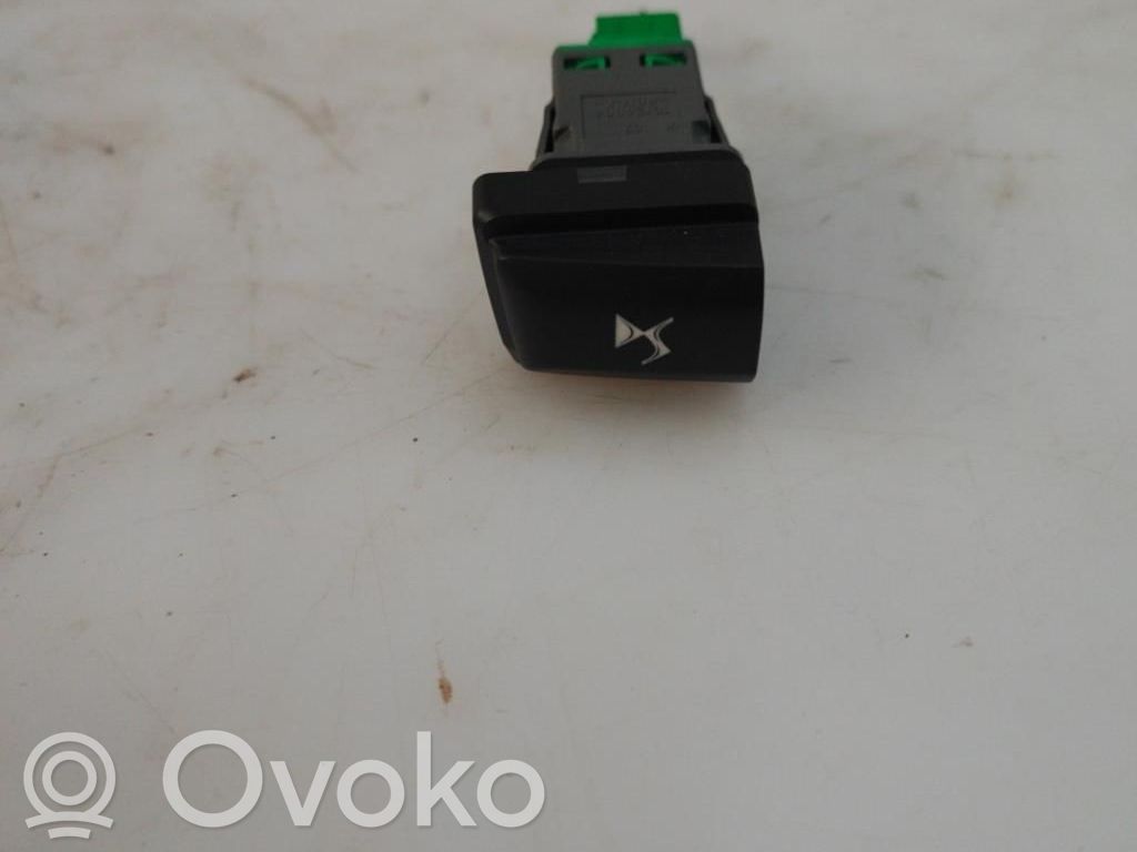 DS Automobiles 3 Other switches/knobs/shifts 