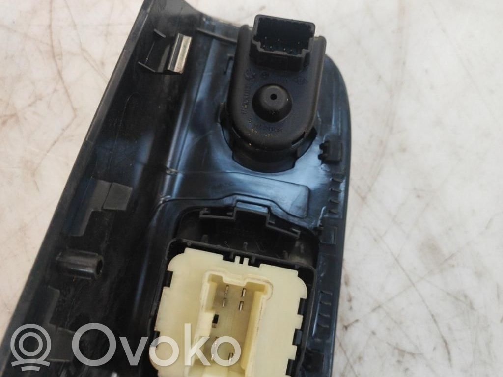 Opel Vivaro Electric window control switch 