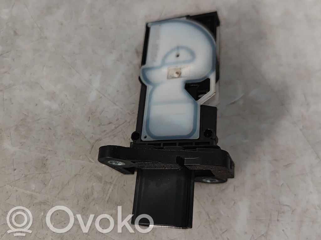 Nissan Qashqai Przepływomierz masowy powietrza MAF 