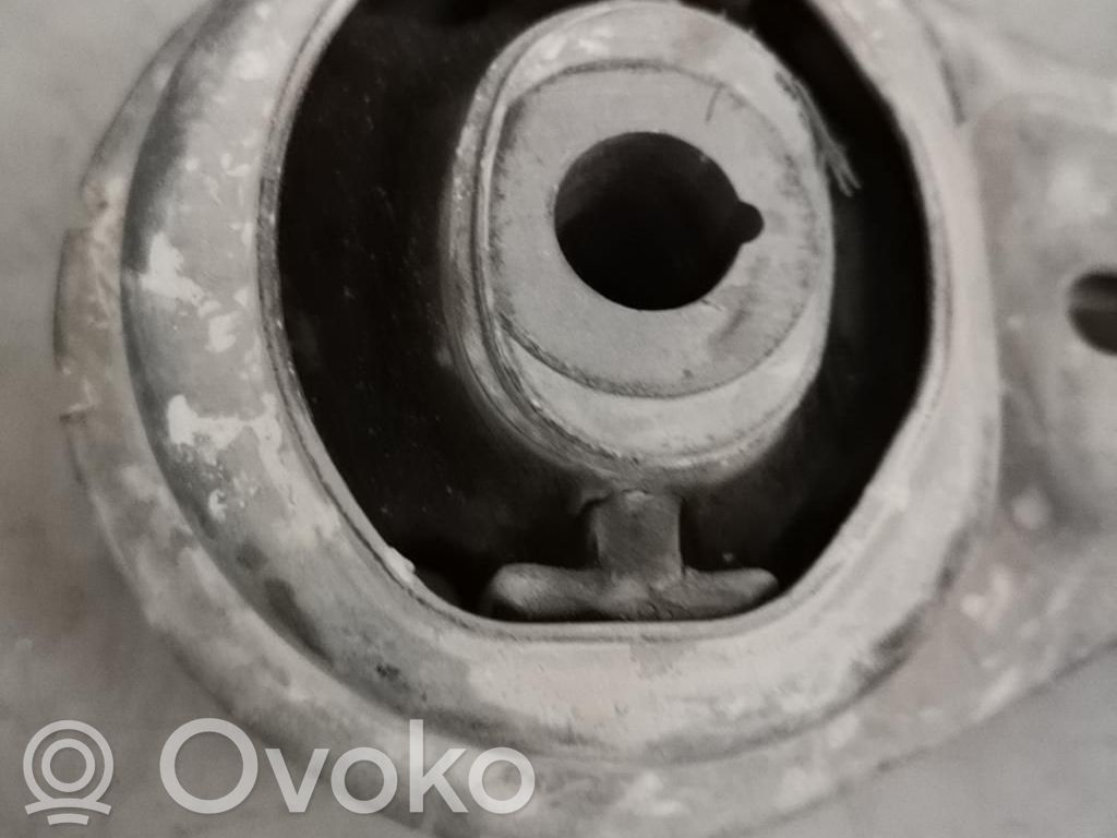 Engine mount bracket