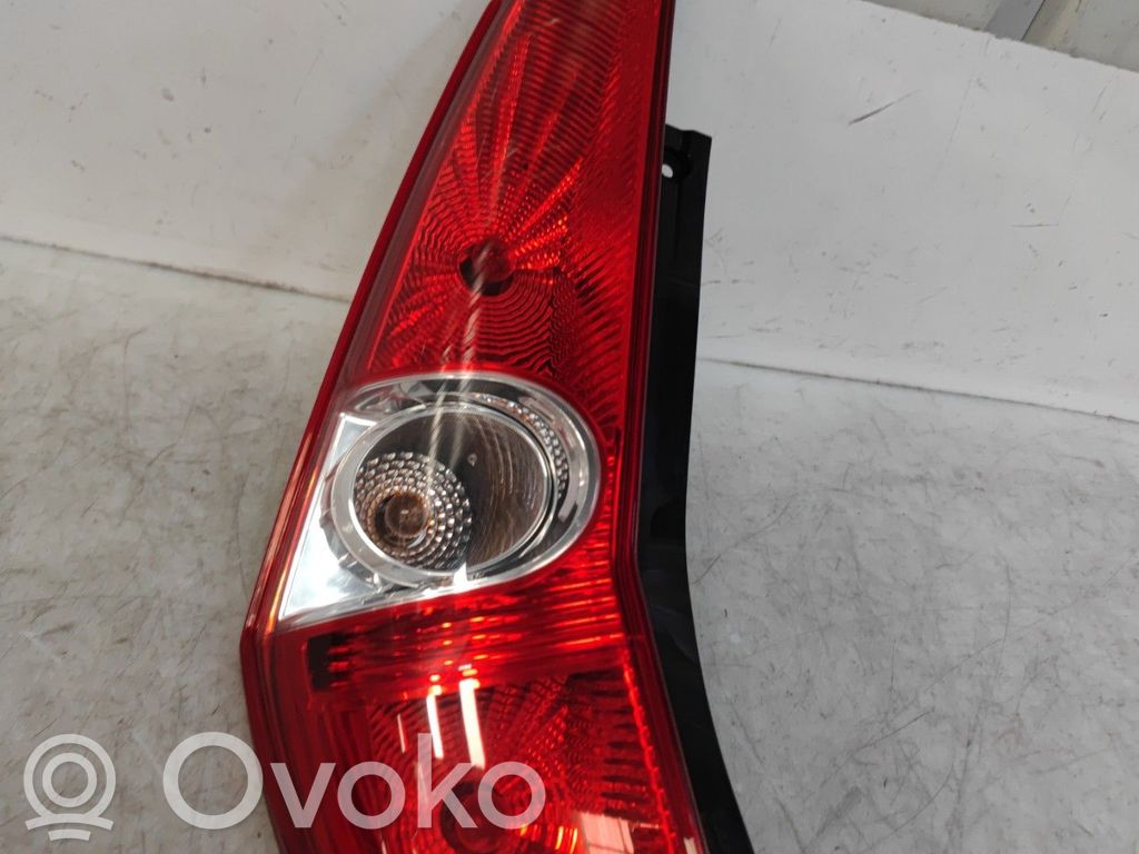 Suzuki Splash Aizmugurējais lukturis virsbūvē 