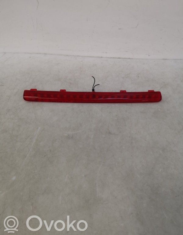 Third/center stoplight   B25T51580C
