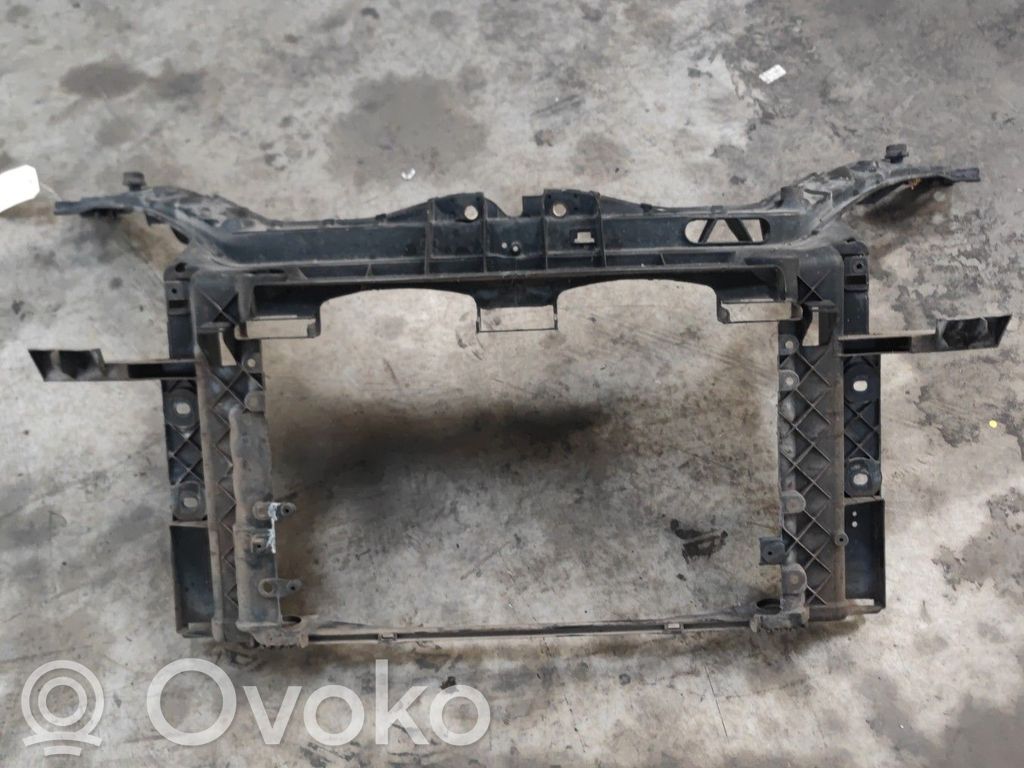 Ford Fiesta Radiatoru paneļa augšējā daļa (televizors) 