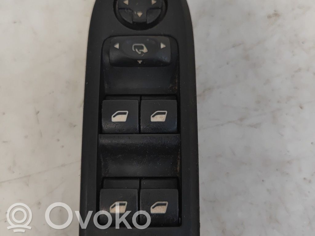 Peugeot 308 Electric window control switch 