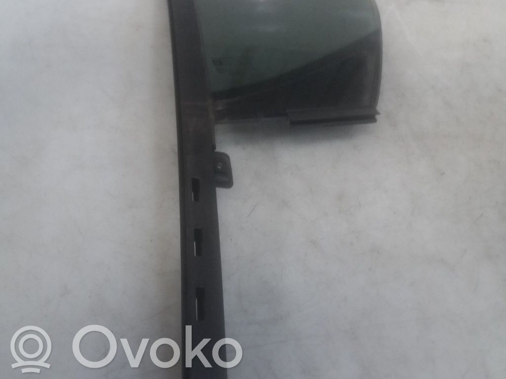 Opel Corsa E Ventanilla de ventilación de la puerta trasera 