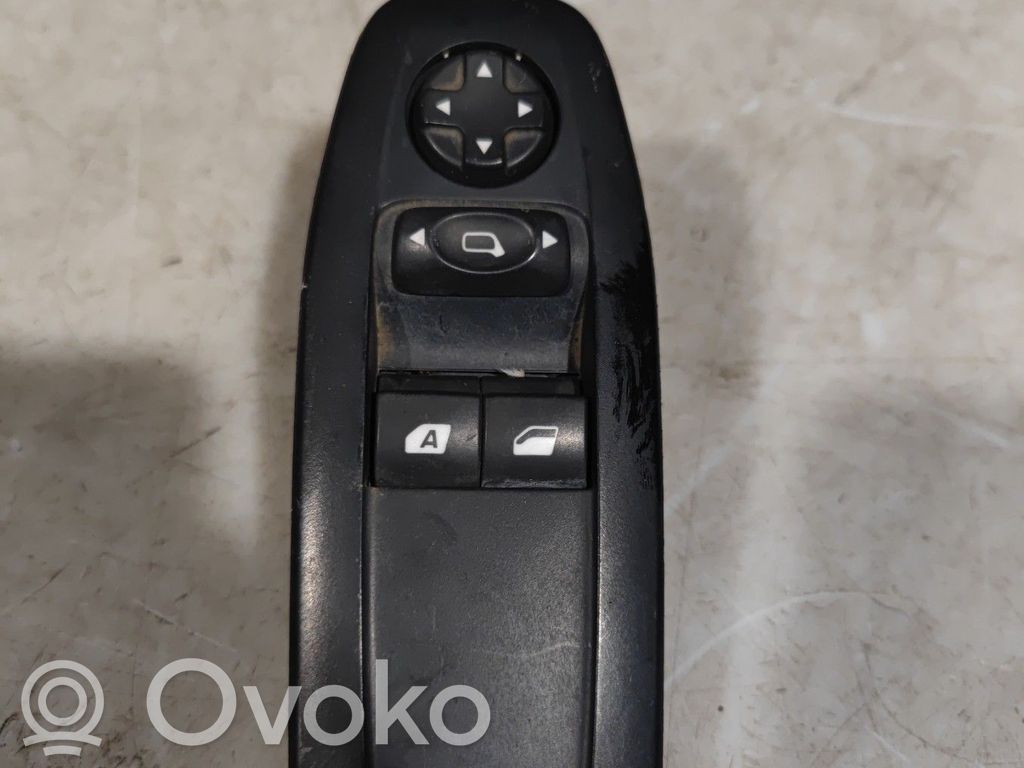 Peugeot 208 I Przyciski szyb 