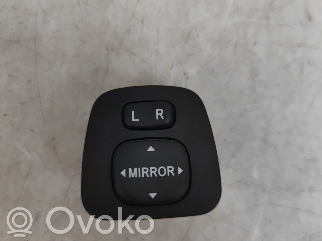 Peugeot 108 Wing mirror switch 