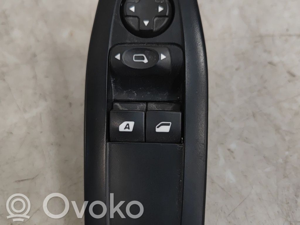Peugeot 208 I Przyciski szyb 