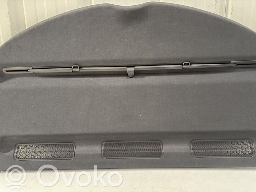 Volvo XC40 Hattuhylly 