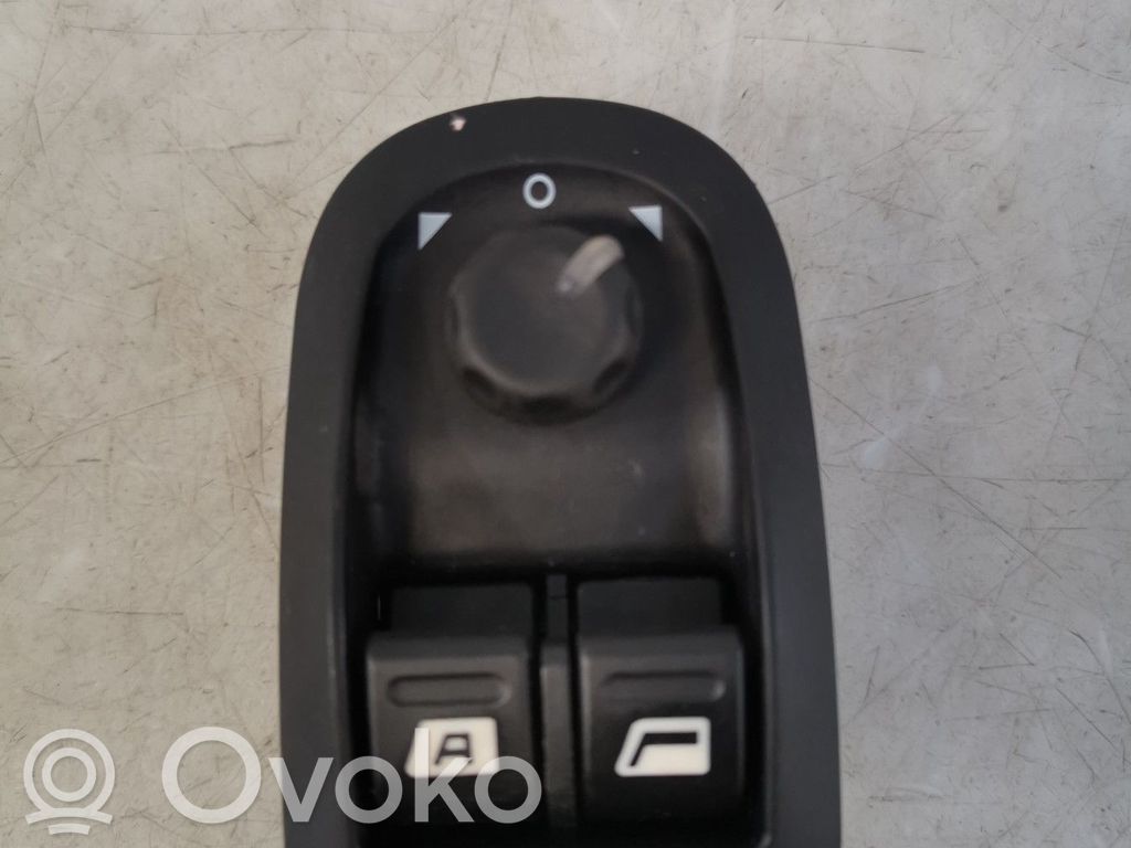 Electric window control switch   6554WH