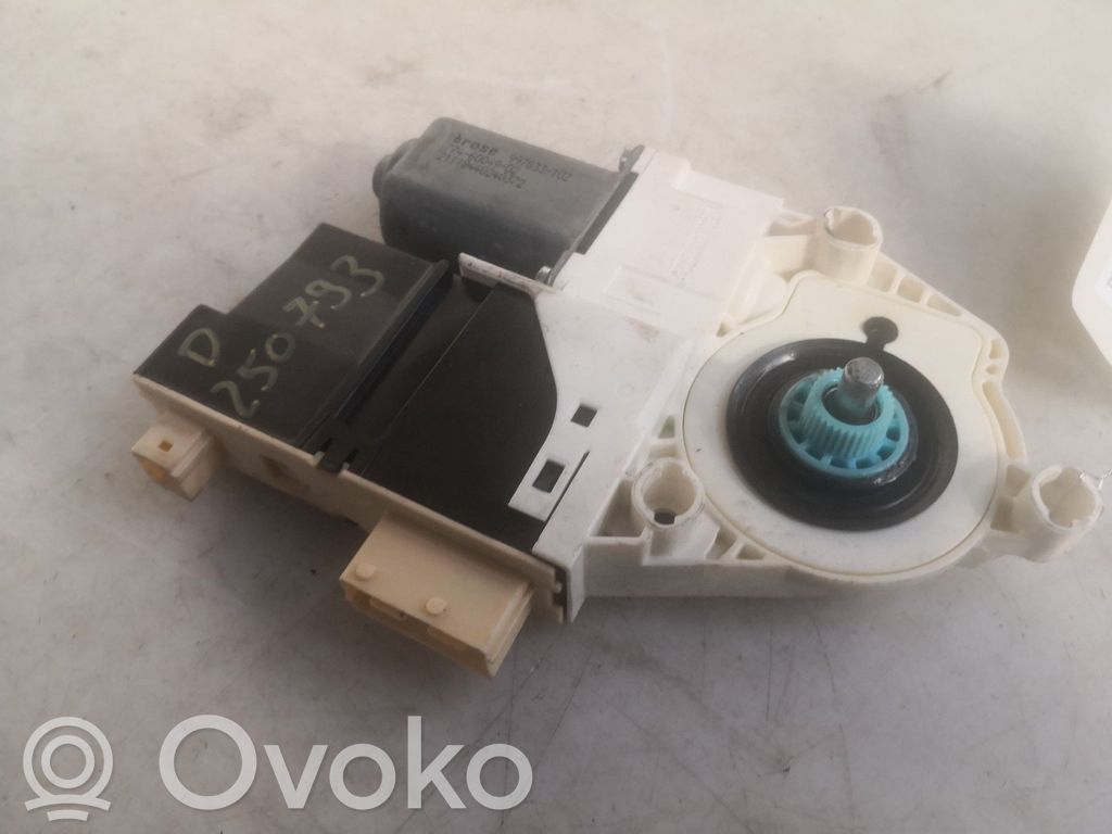 Peugeot 807 Front door window regulator motor 
