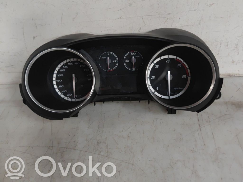 Alfa Romeo Giulietta Licznik / Prędkościomierz 