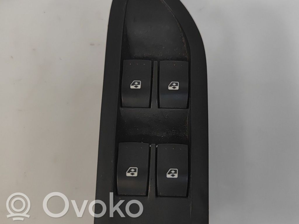 Electric window control switch   7701208404