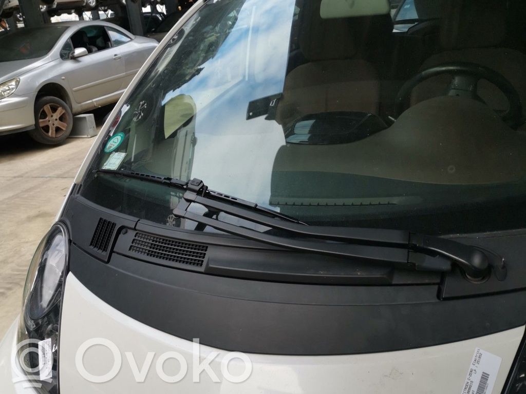 Engine bonnet/hood   1607866680