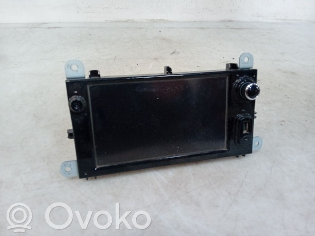 Renault Clio IV Radio/CD/DVD/GPS head unit 