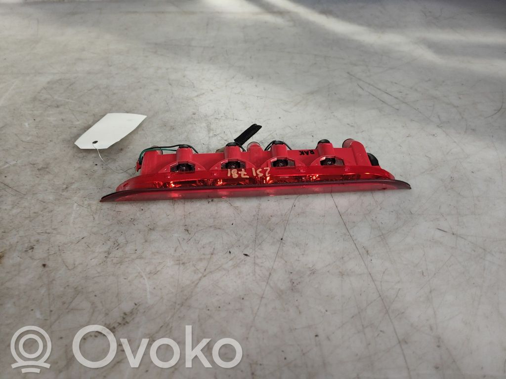 KIA Rio Kolmas/lisäjarruvalo 