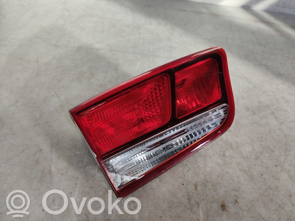 KIA Rio Takaluukun takavalot 