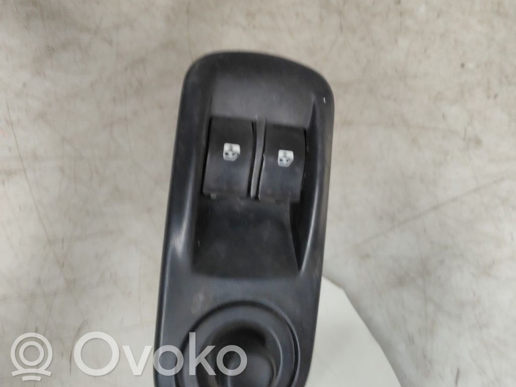 Renault Trafic II (X83) Electric window control switch 