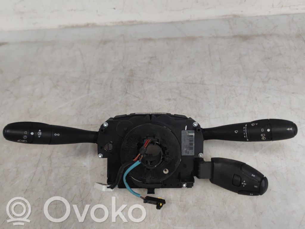 Peugeot 207 Leva/interruttore dell’indicatore di direzione e tergicristallo 