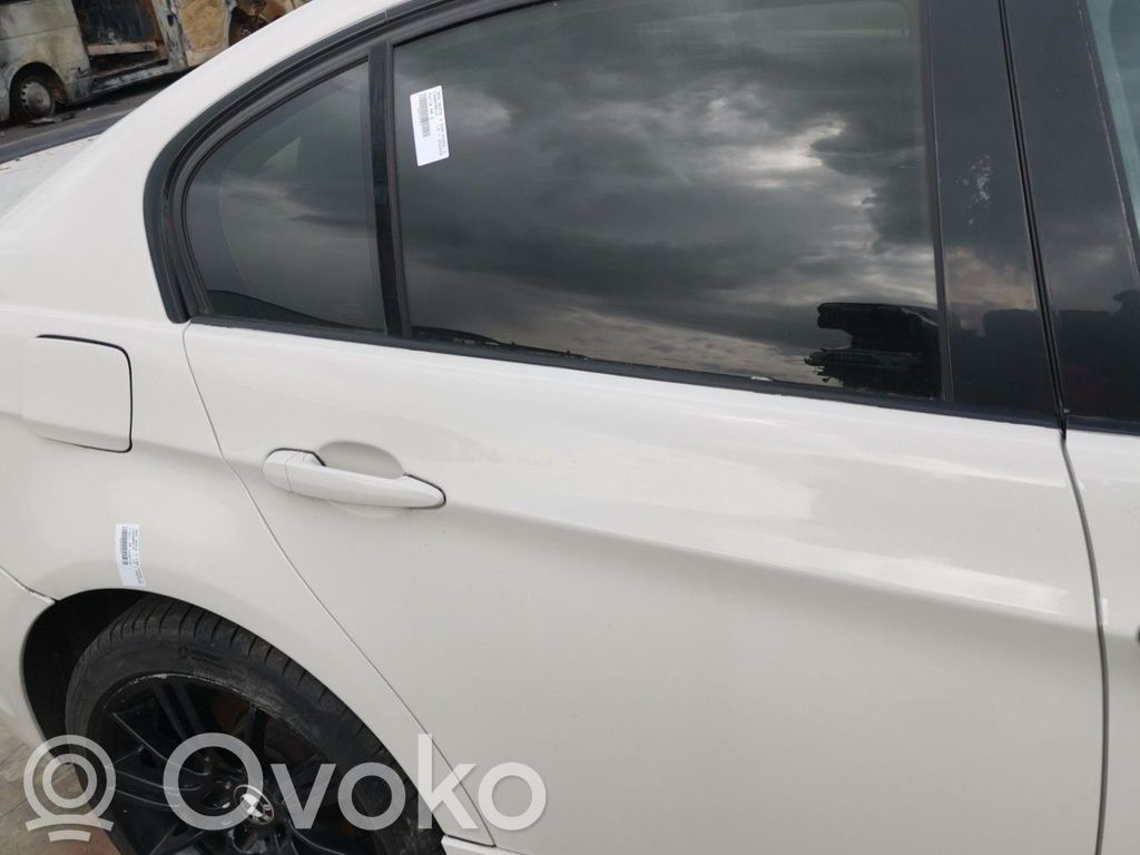 Aizmugurējās durvis   41007203648
