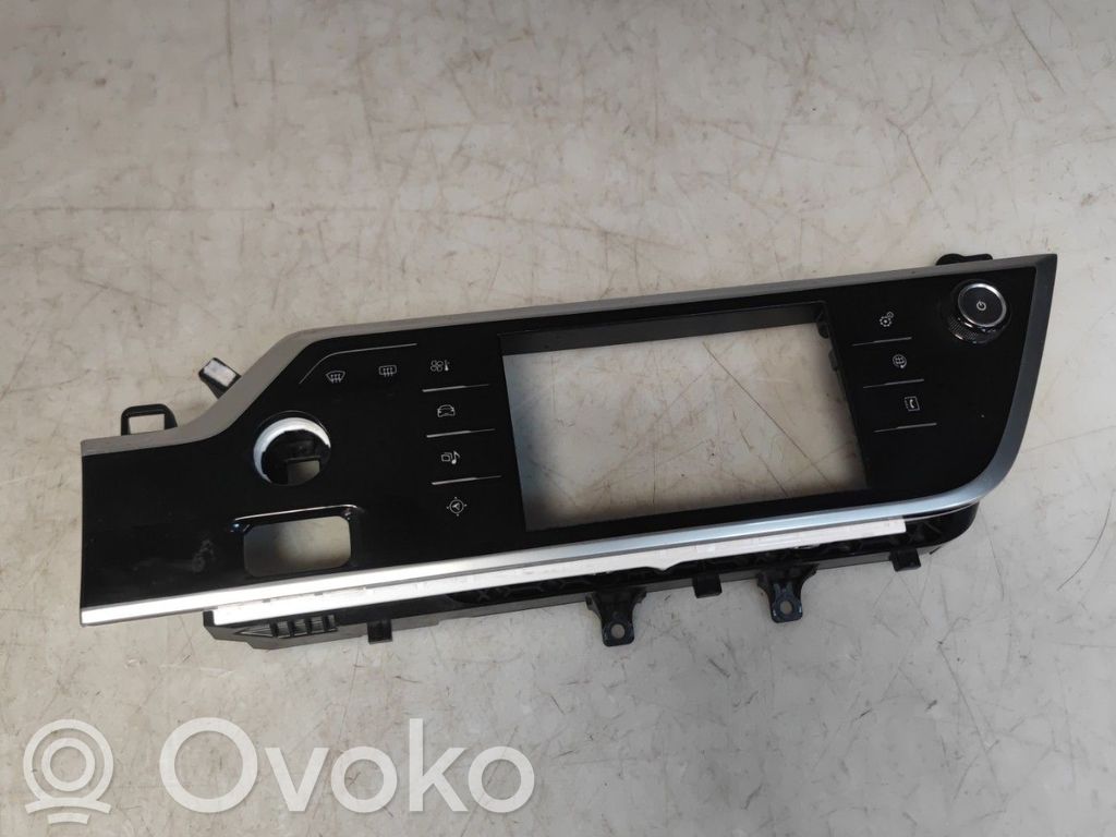 Citroen C4 Grand Picasso Radio/GPS head unit trim 