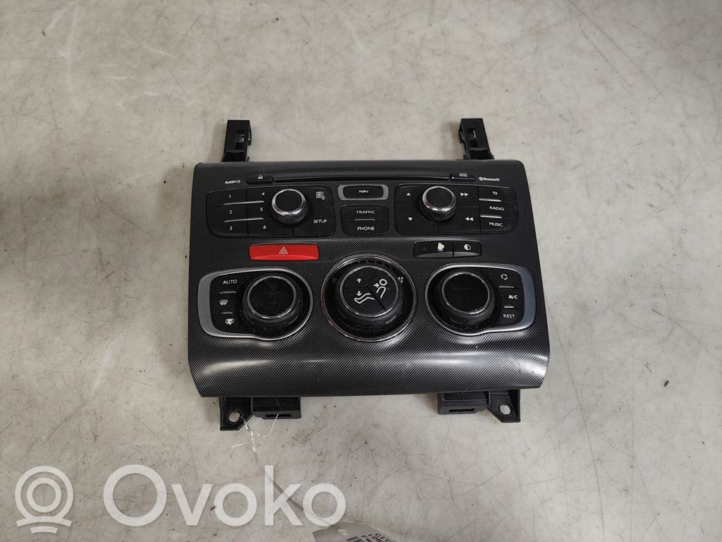 Citroen C4 II Radio/GPS head unit trim 
