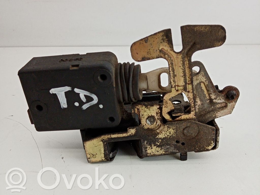 Citroen Saxo Rear door lock 