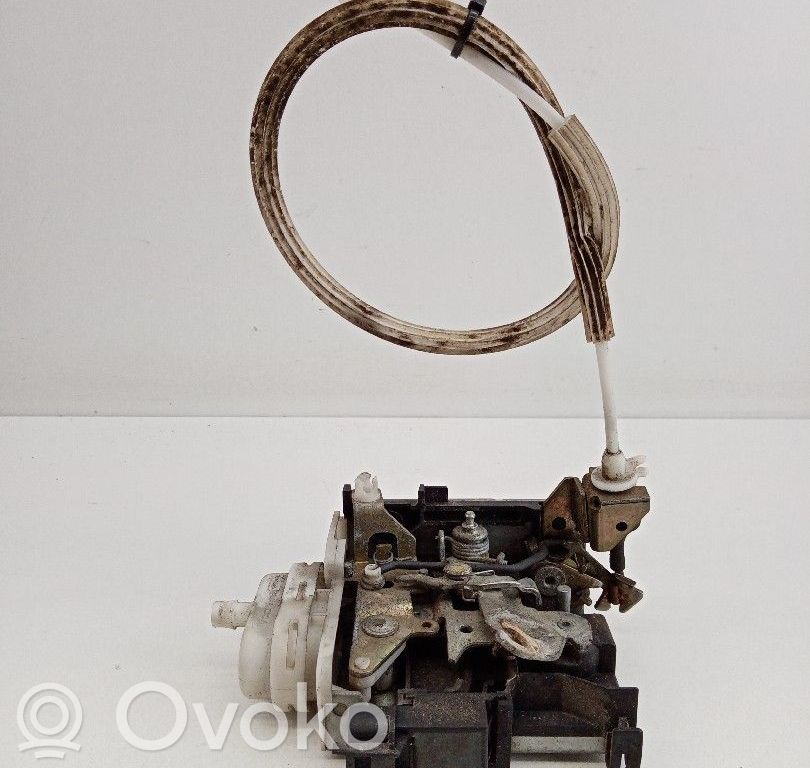 Front door lock   4D1837016D