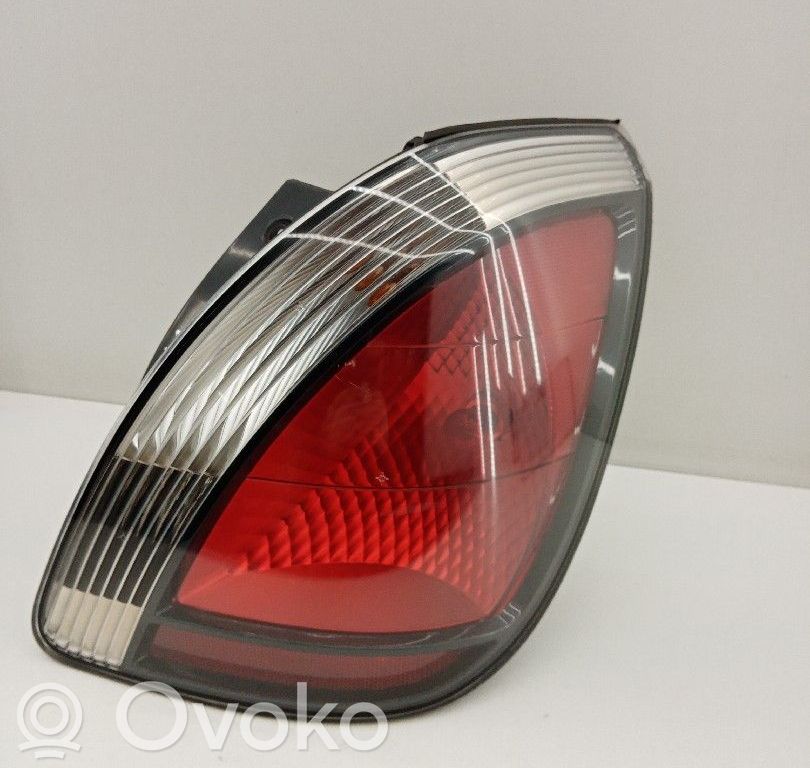 Rear/tail lights   924021G2