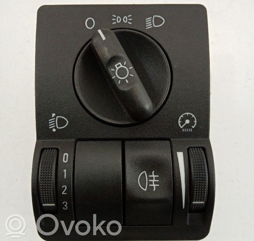 Light switch   9116613,0524119,PC