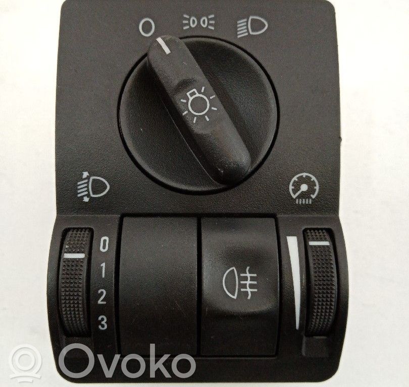 Light switch   9116613,0524119,PC