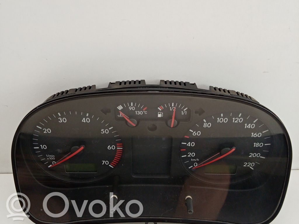 Volkswagen Golf IV Velocímetro (tablero de instrumentos) 