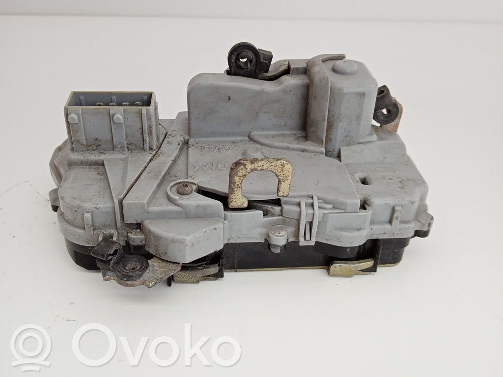Peugeot 306 Priekinė durų spyna 