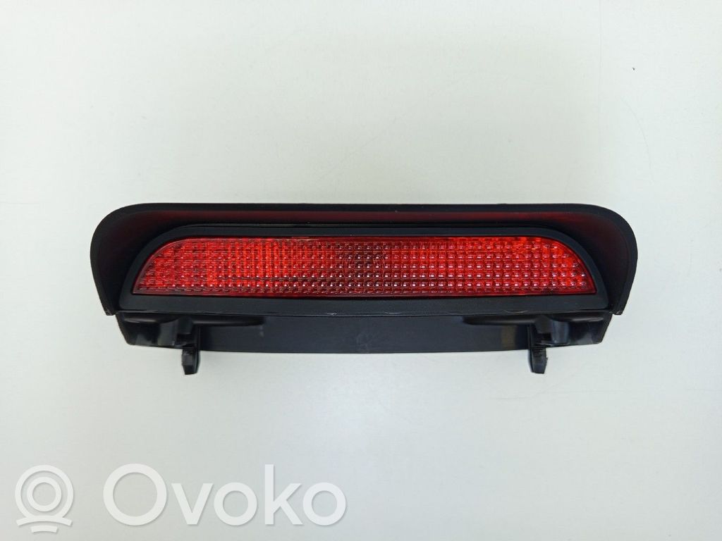 Kolmas/lisäjarruvalo   265986251R