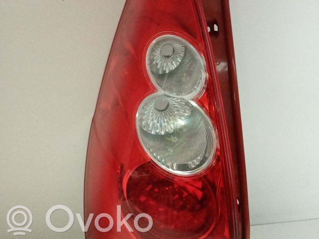 Tailgate rear/tail lights   C23551160,K2442