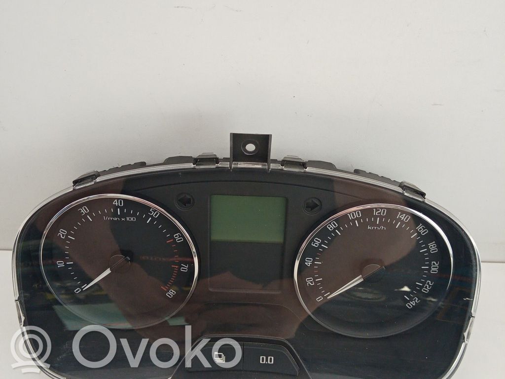 Skoda Fabia Mk2 (5J) Licznik / Prędkościomierz 