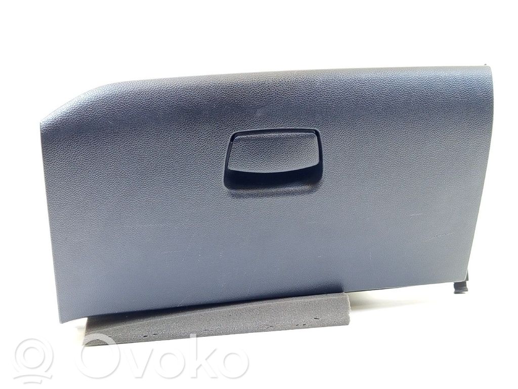 KIA Rio Glove box 