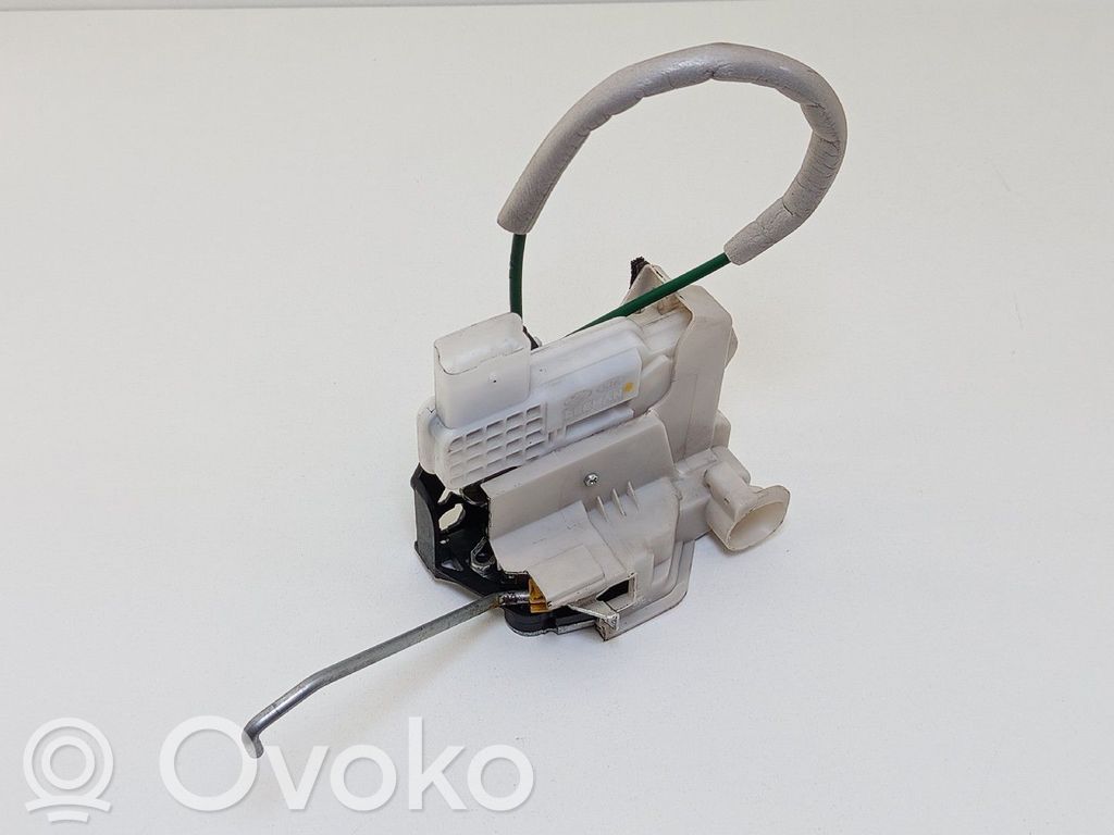 Priekšpusē slēdzene   813111W030,6PINOS