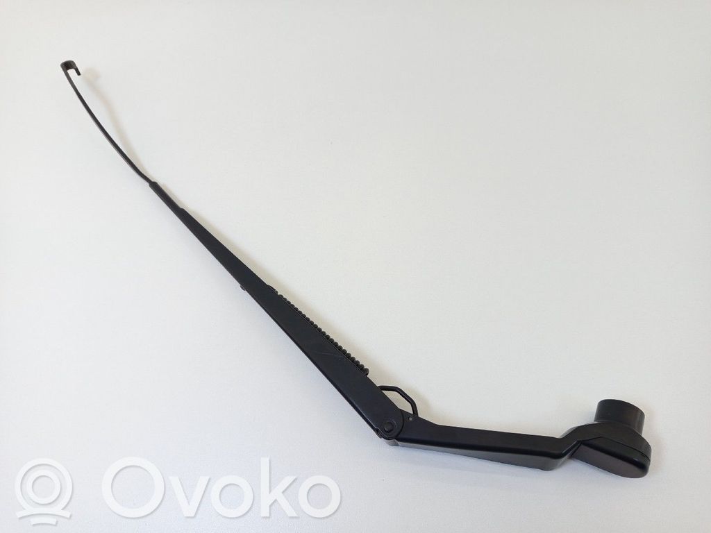 Brazo del limpiaparabrisas delantero   CC2967321A