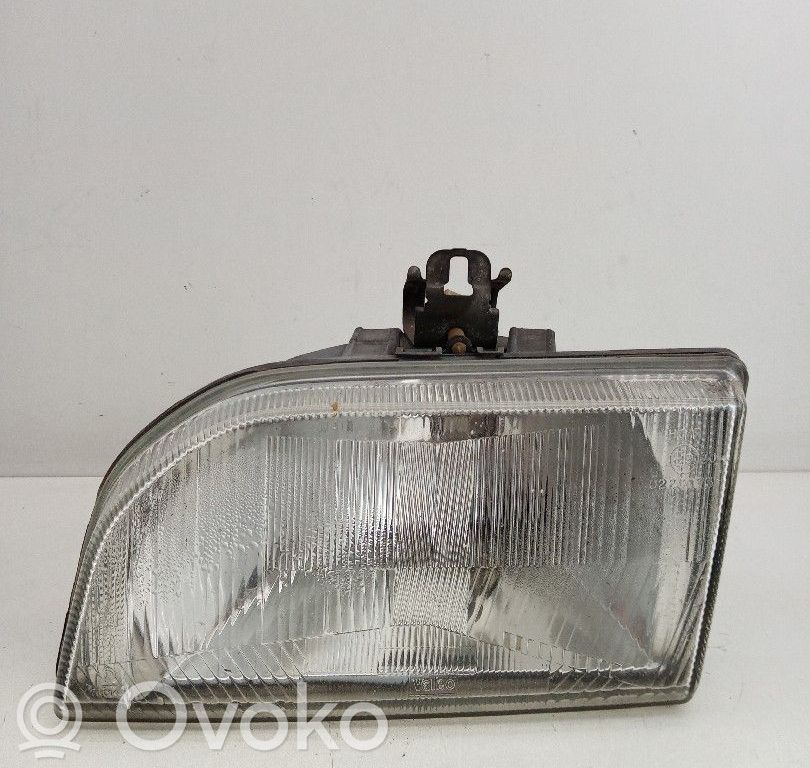 Ford Fiesta Headlight/headlamp 