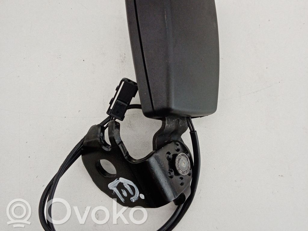 Opel Corsa E Takaistuimen turvavyön solki 